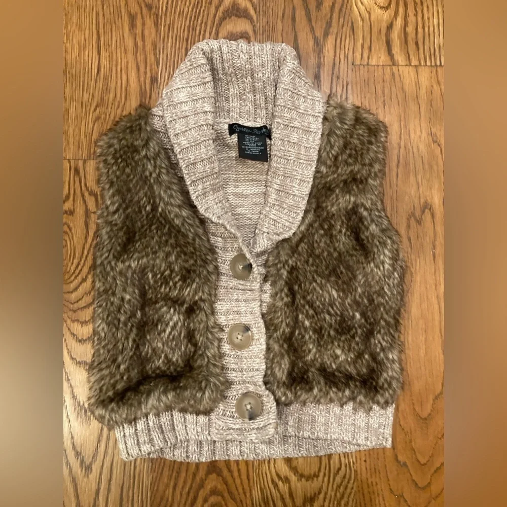 Cynthia Rowley faux fur girls sweater‎ vest in Brown. Sz-4